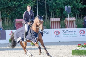 Felix Haßmann und Balance 32 auf der Ehrenrunde (Foto: Hans-Joachim Reiner)