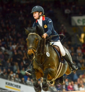 Nicole Lockhead Anderson mit ihrem Gangnam Style II