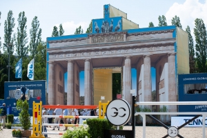 Das Brandenburger Tor im Sommergarten