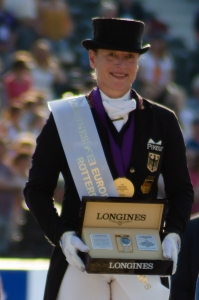 Isabell Werth mit Goldmedaille und Ehrenpreis