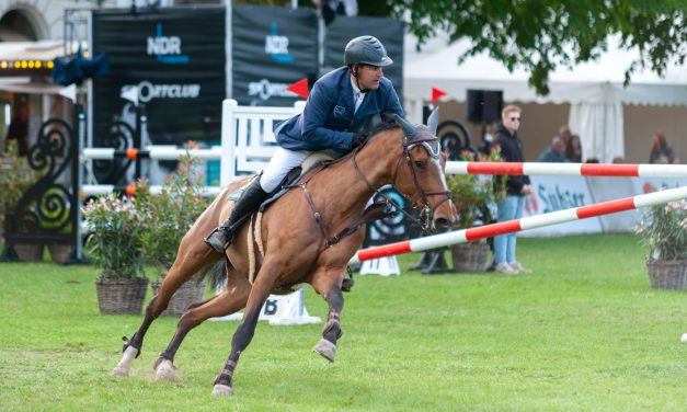 Benjamin Wulschner siegt im Speed-Derby beim CSI Redefin 2022