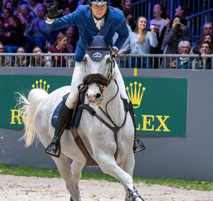 Als Nachrücker ließ Martin Fuchs alle anderen im  Top Ten Final beim CHI de Geneve 2024 hinter sich