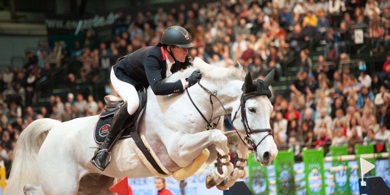 Stefan Engbers schlägt Andre Thieme  im Großen Preis der LVM Versicherung bei Horses & Dreams 2026