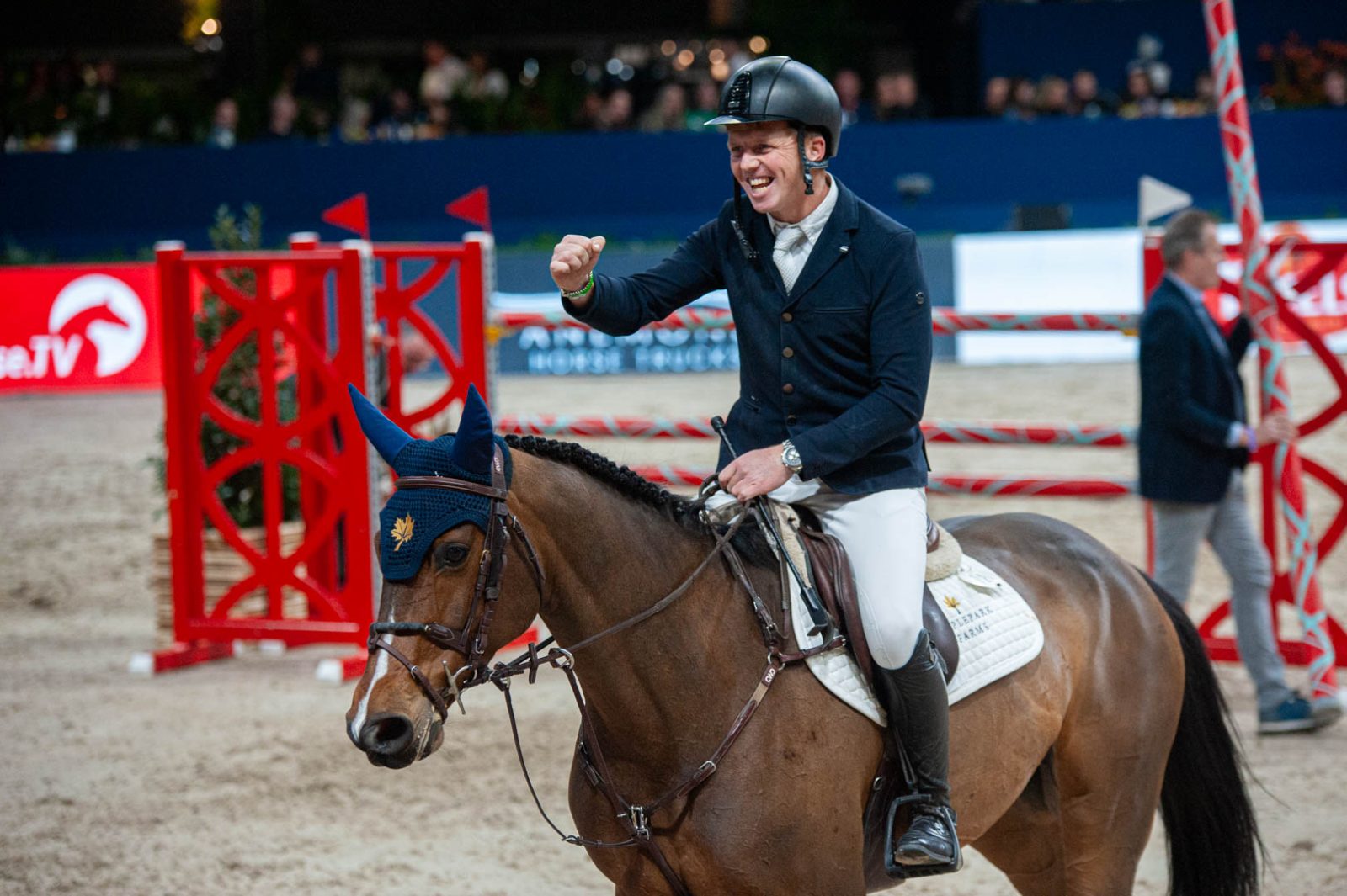 So sehen Sieger aus! Matthew Sampson fliegt in Amsterdam ins Ziel