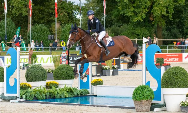 Johanna Beckmann „fliegt“ mit Emelie van de Mirania Stam zum Sieg…
